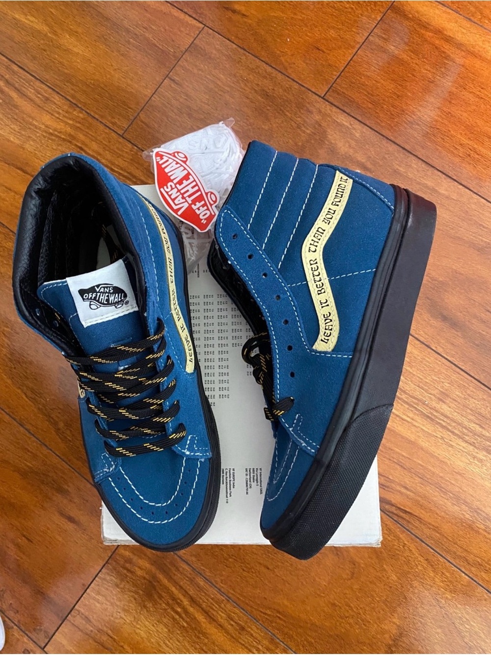 New women’s Sz 5 Vans Blue Suede High-Top Shoes with Black Sole